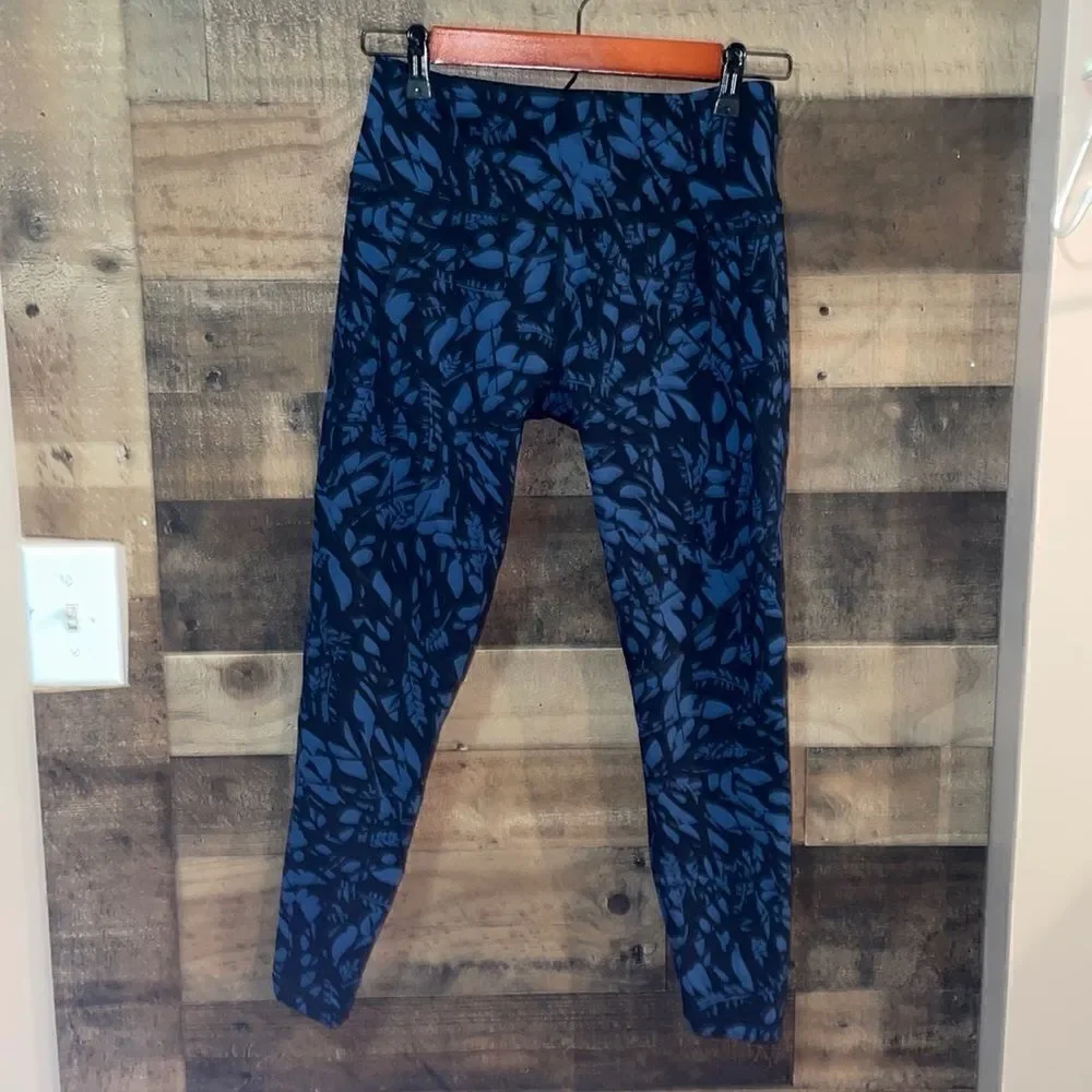 Sweaty Betty 7/8 Power Workout Leggings Black & Blue Floral